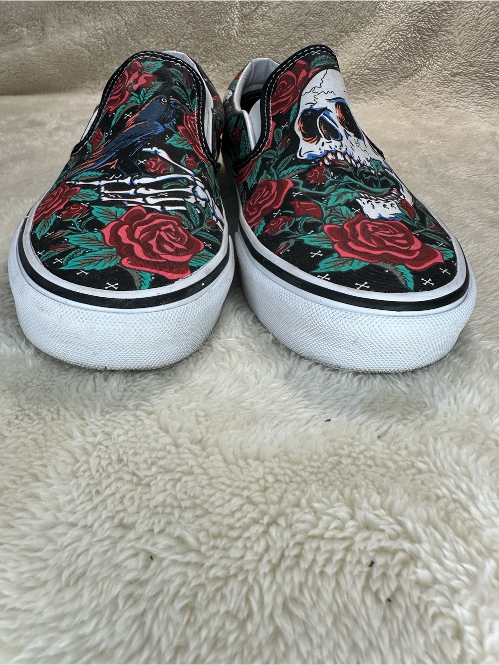 Vans Skull and Roses Print Classic Slip-On Shoes Size Mens 8 Women’s 9.5 - Picture 6 of 8